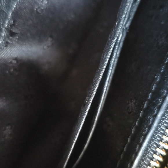 Tory Burch Women's 141004 Pebbled Leather Britten Zip Continental Wallet (Black) - Picture 7 of 11